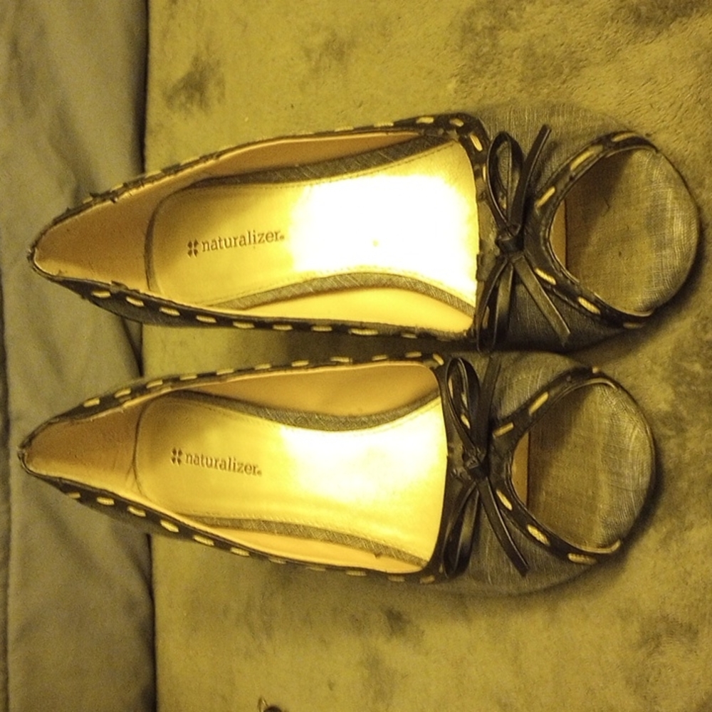 Naturalizer black and gray heels